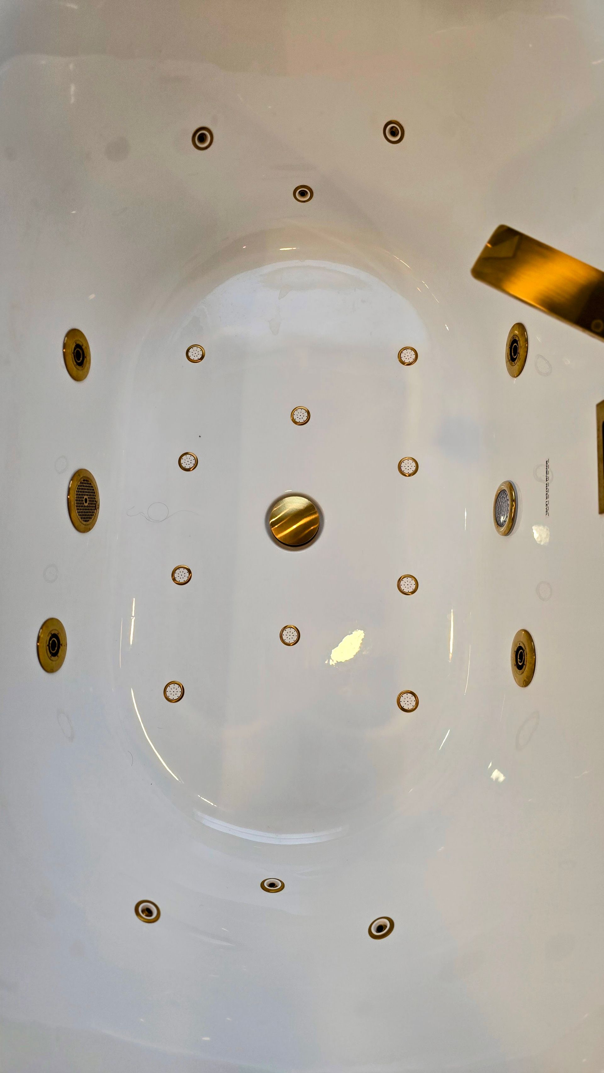 White oval jacuzzi tub