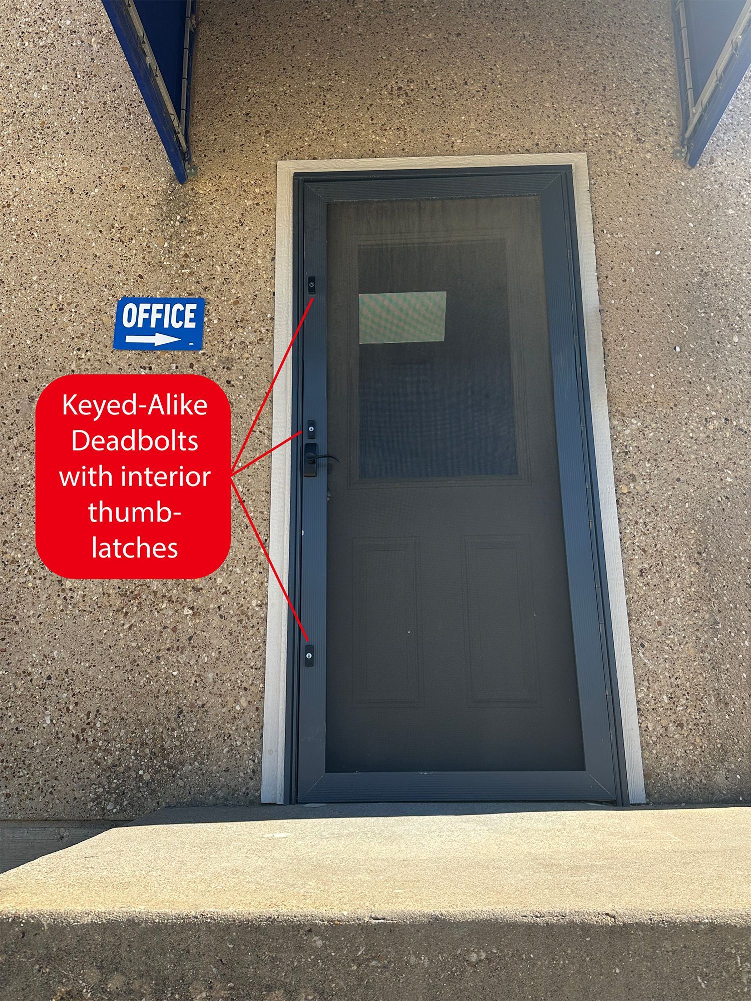 450 Series Door Exterior View)