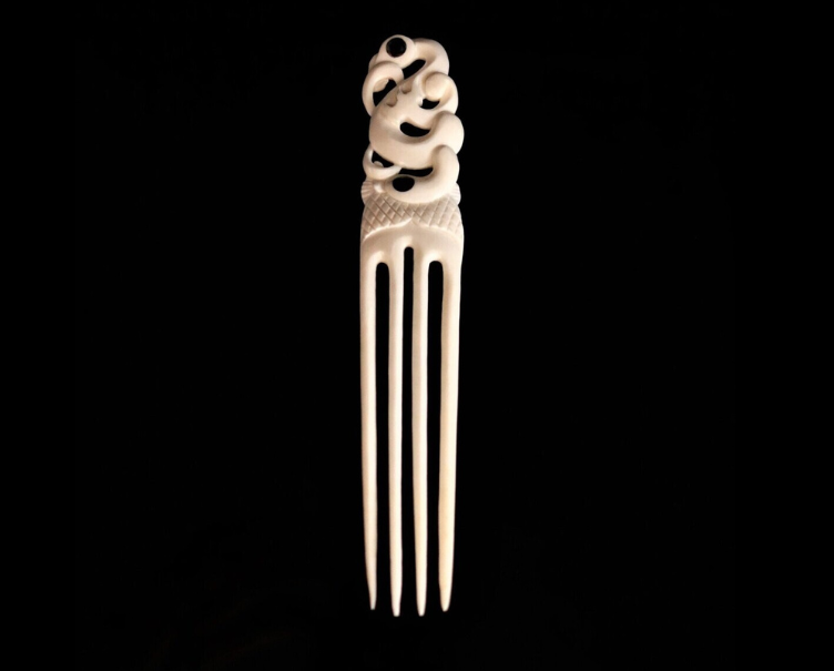 Carved Bone Manaia Heru (Comb)