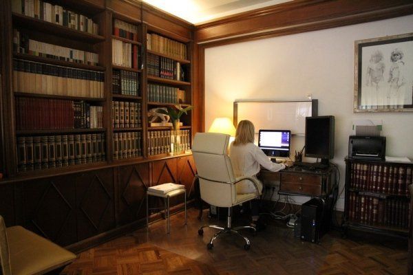 medico in studio specializzato in radiologia