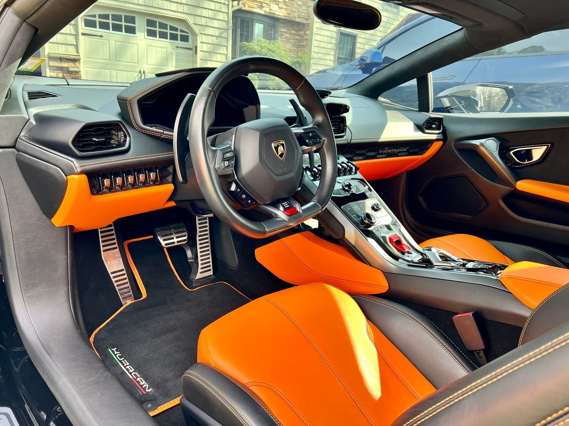 interior detailing Lamborghini