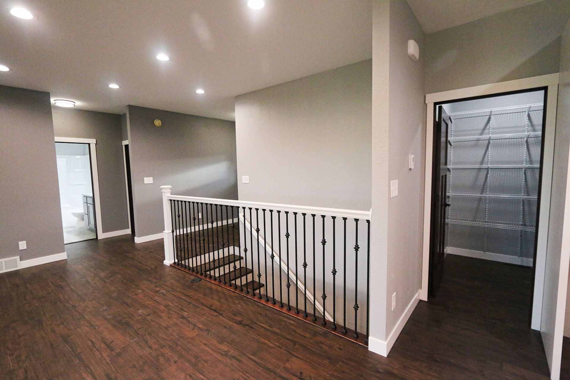 Brown Flooring – Decorah, IA – Viking Roofing & Construction