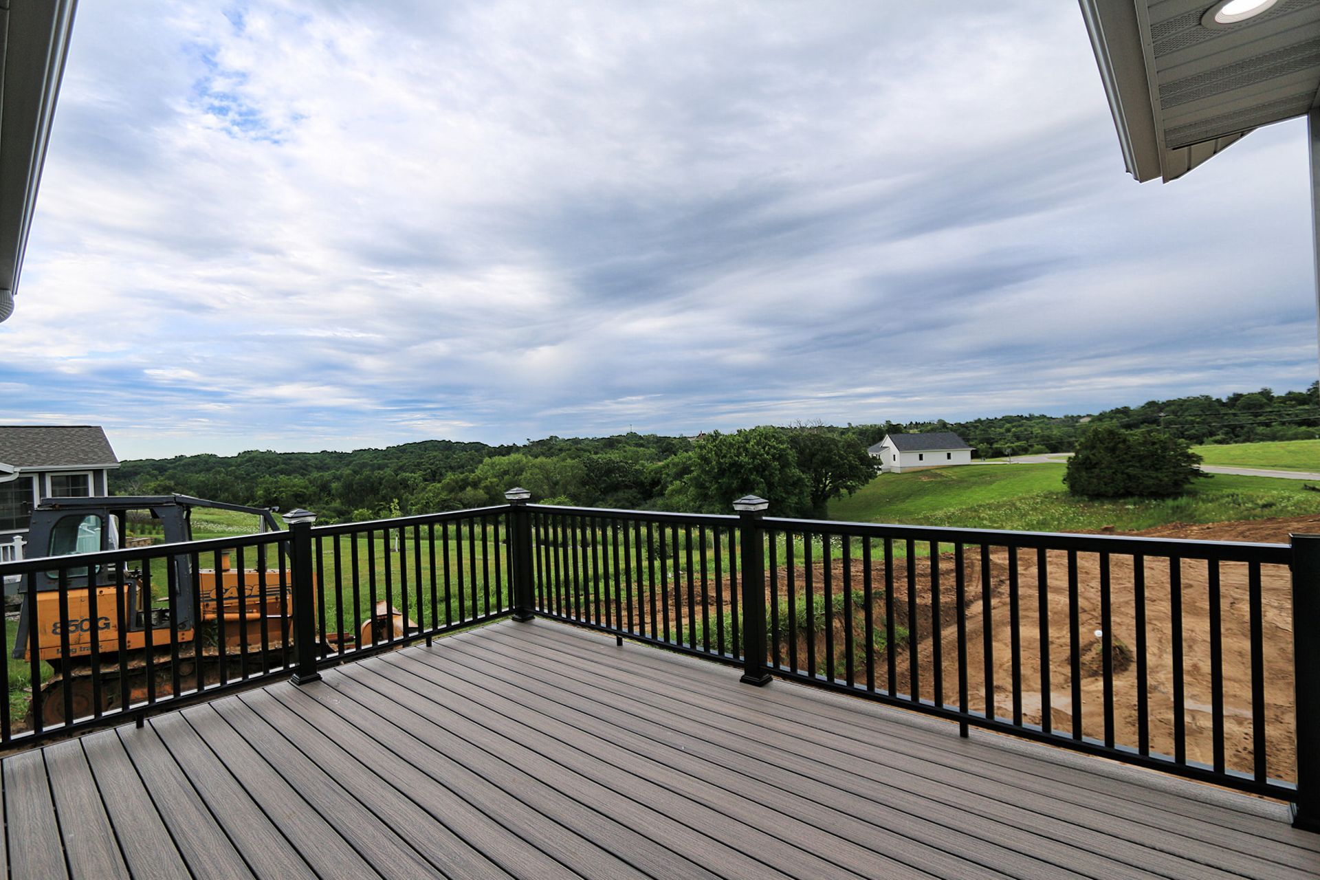 Backyard Deck – Decorah, IA – Viking Roofing & Construction