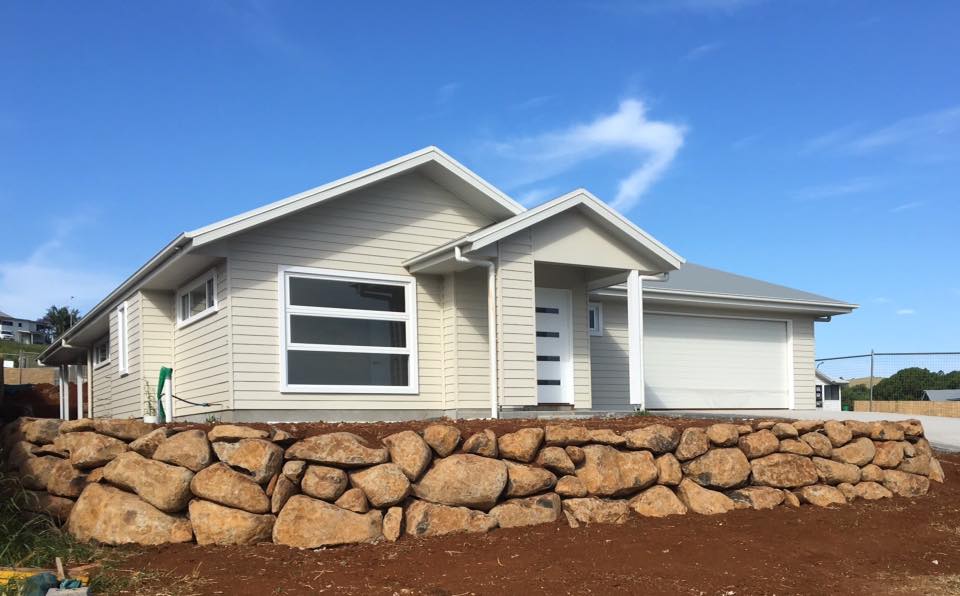Single Level Rock Wall — Retaining Wall Builders in Northern Rivers, NSW