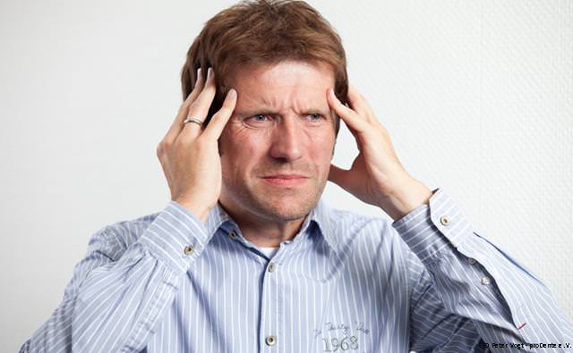 Mögliche Kopf-, Nacken- und Rückenschmerzen durch Störungen im Kauapparat Mögliche Kopf-, Nacken- und Rückenschmerzen durch Störungen im Kauapparat