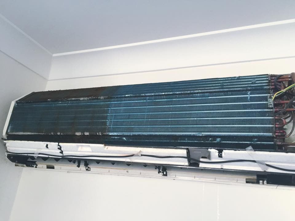 air-con-servicing-clean-and-dirty-comparison