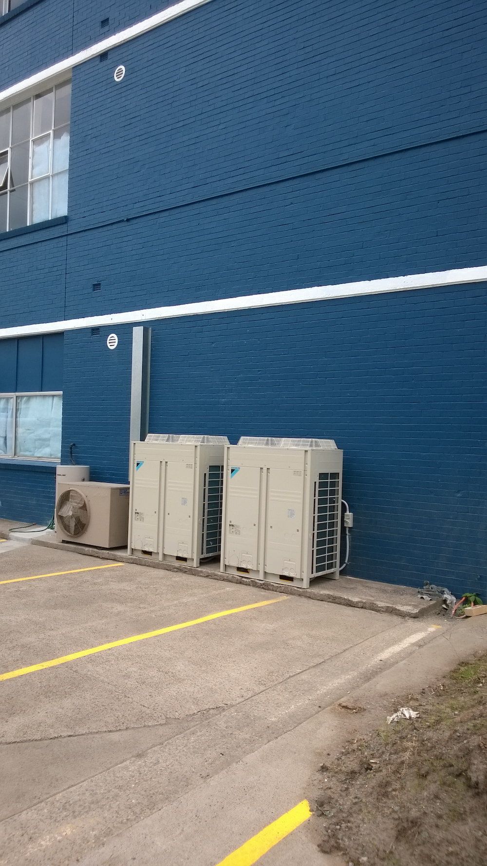 two-large-daikin-units-for-ducted-air-con-in-commercial-multi-story-building