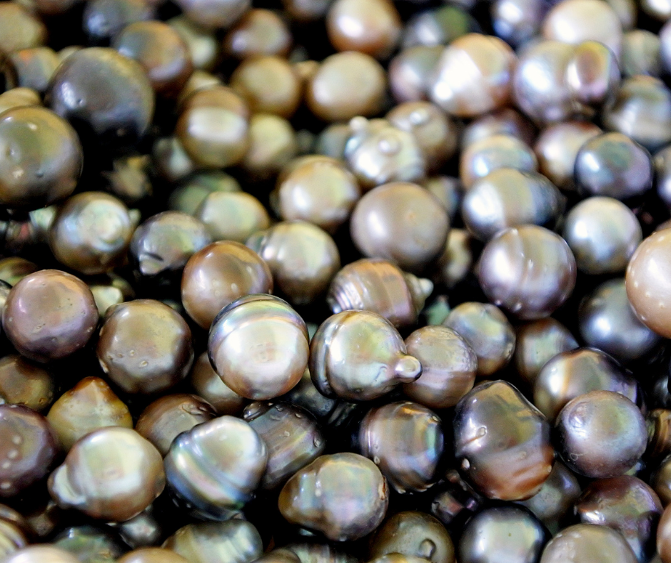 Pearl and Diamond Designs about pearls