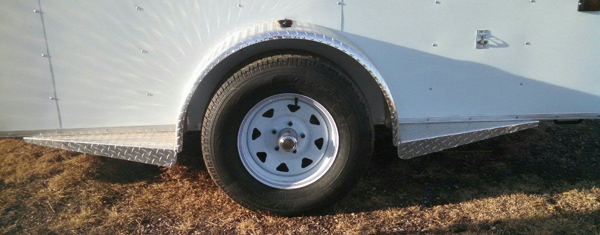 Cargo trailer wheel