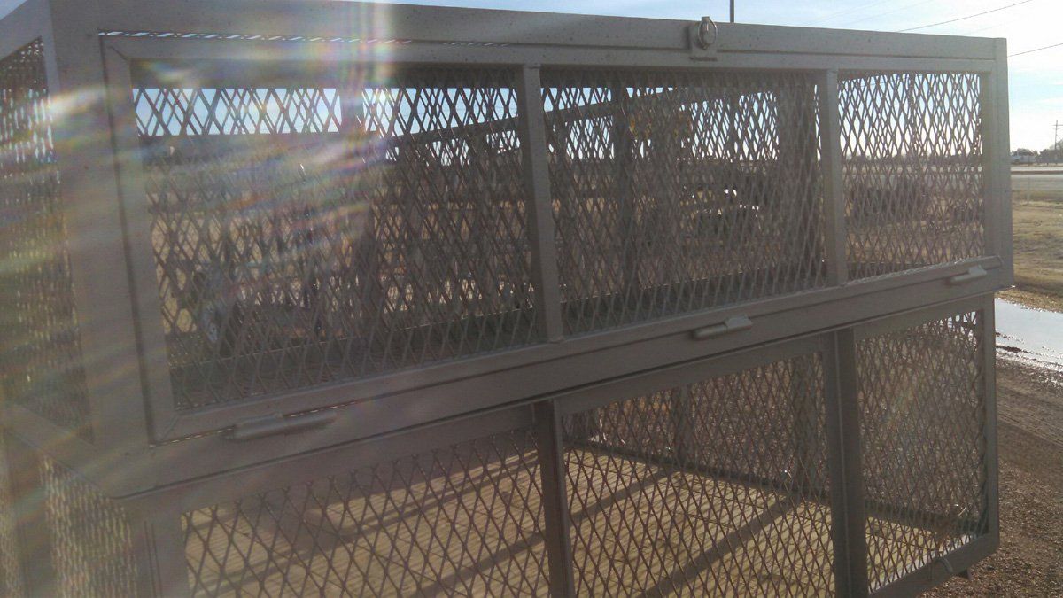 Utility trailer gate detail