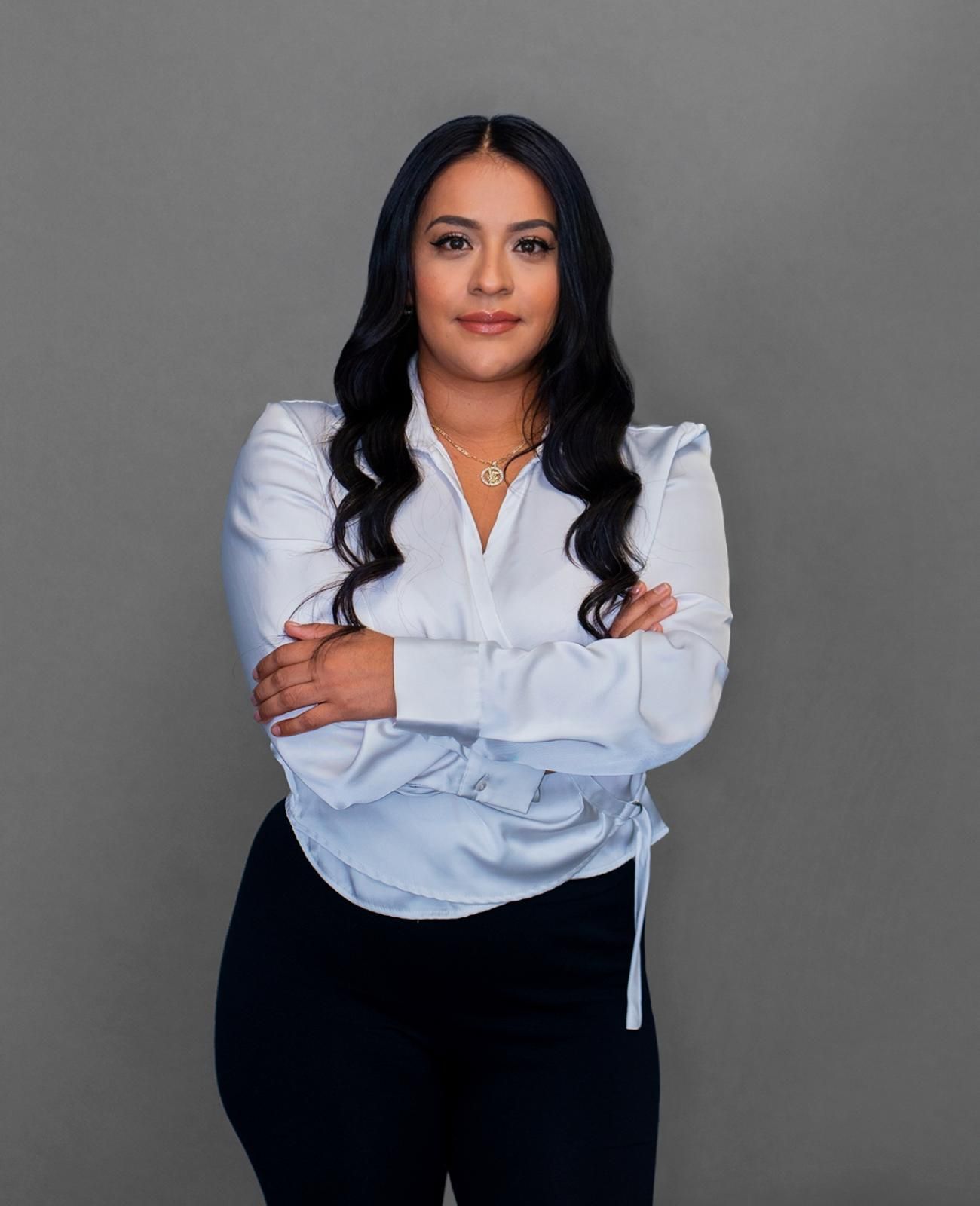 Immigration lawyer Roberto López assisting with citizenship and naturalization in Orlando.