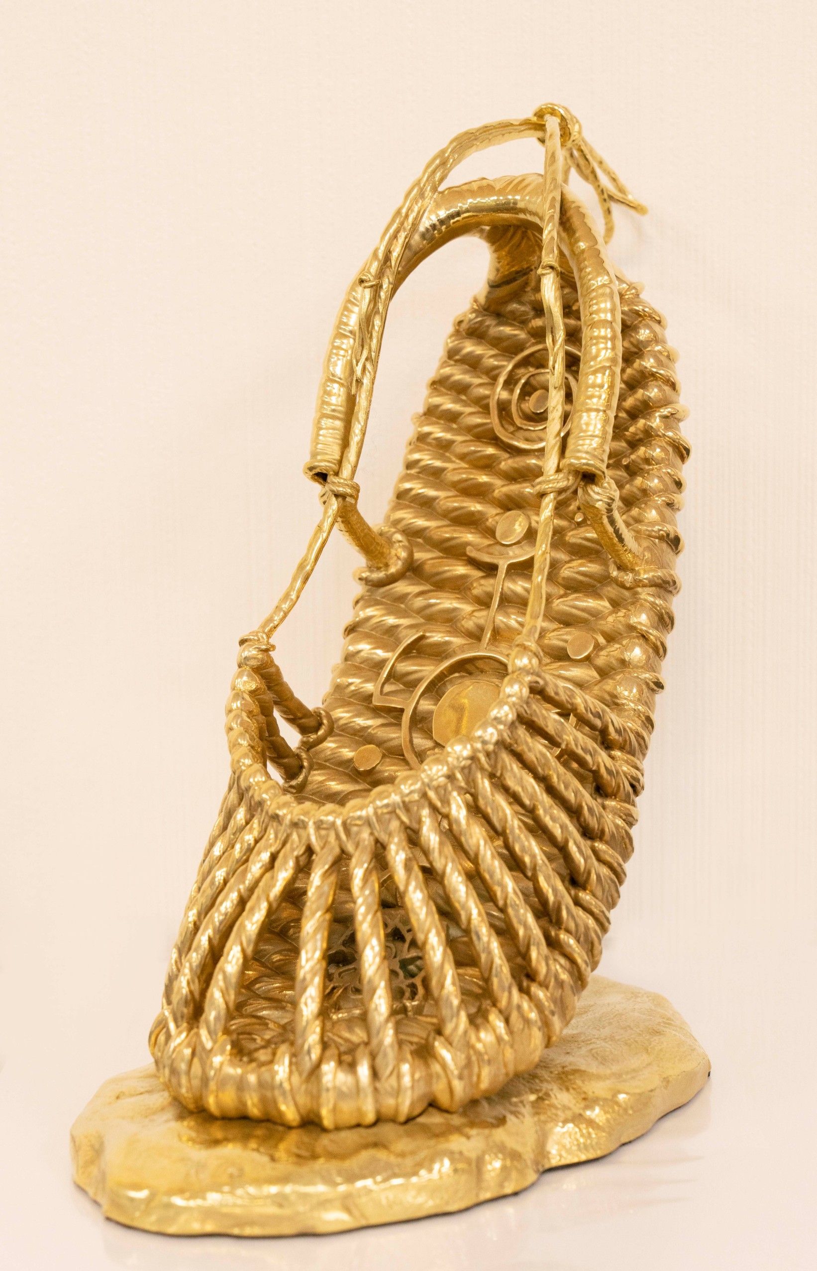 Standing overcoat shoes