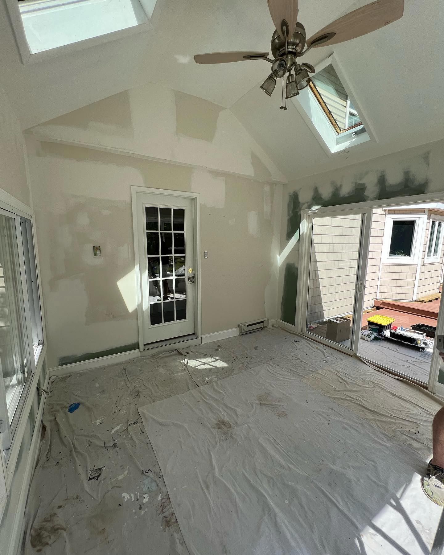 Before Room Remodeling — Medford, NJ — New Wave Painting Pros