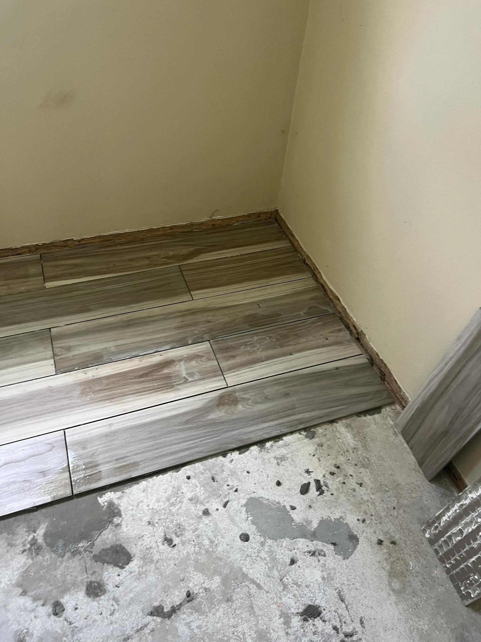 Home flooring installation in Broward County
