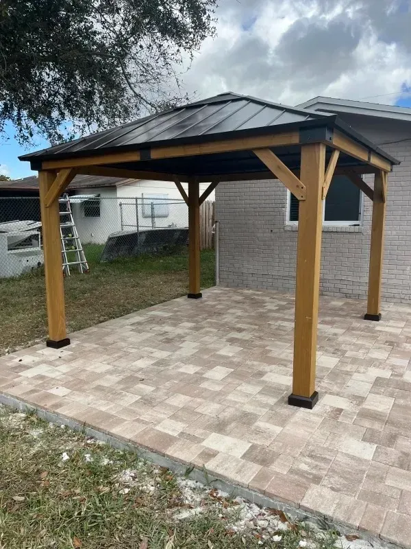 Residential soffit and fascia service in Sunrise