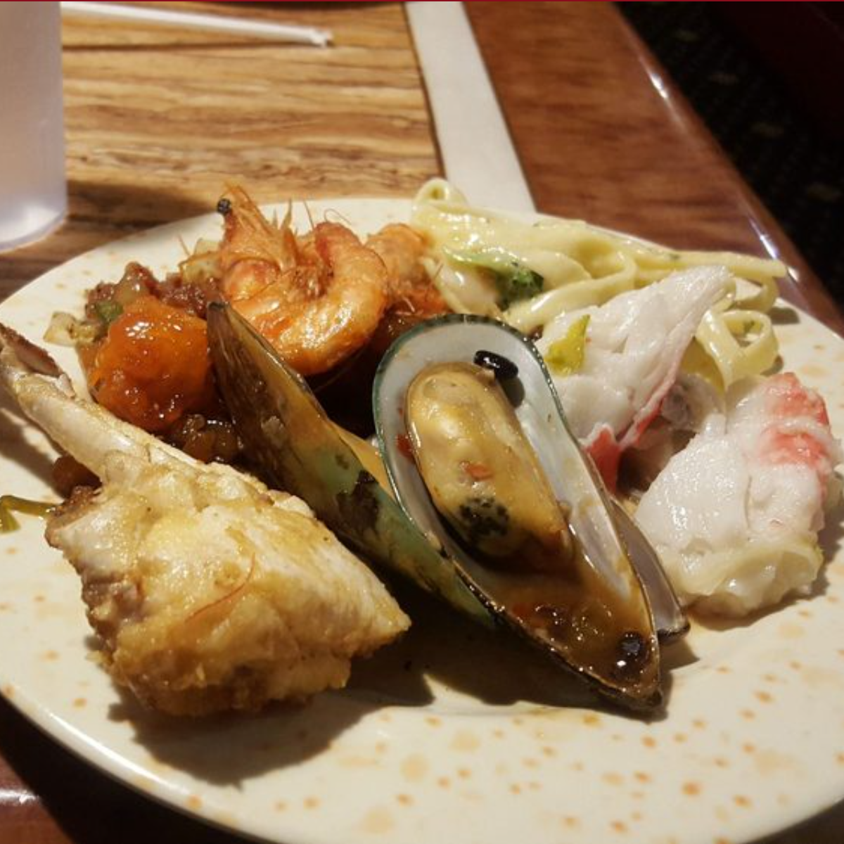 Seafood buffet selections in Minneapolis, MN