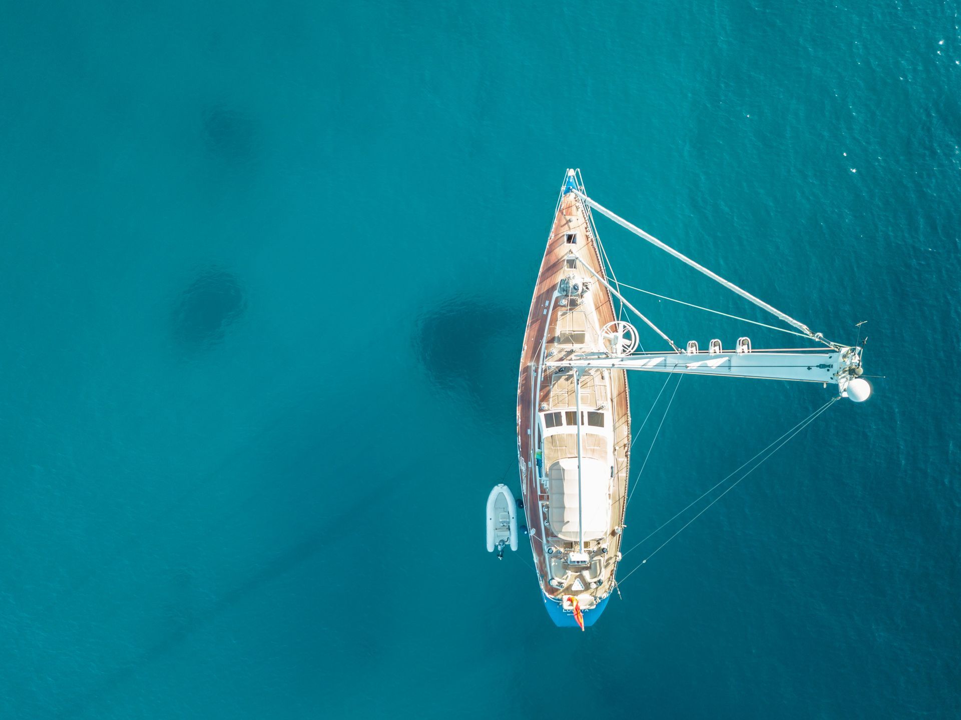 Picture of a boat with marine hoses by Fenquin Pty Ltd in New South Wales