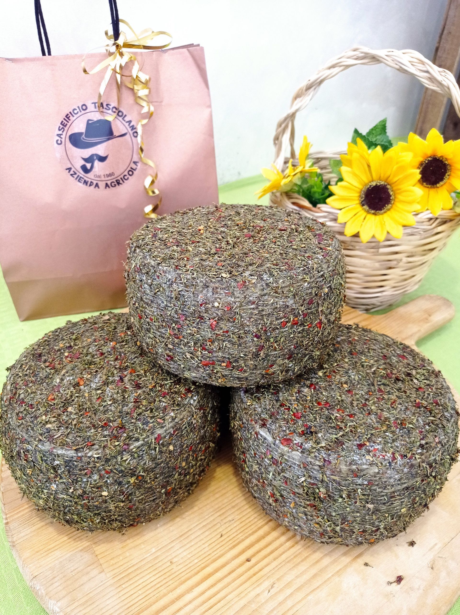 semi-aged cheese tascolano 1