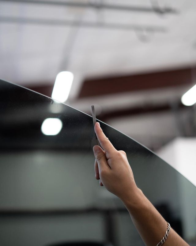 Windshield Repair  : The Ultimate Guide to Saving Money and Preventing Further Damage