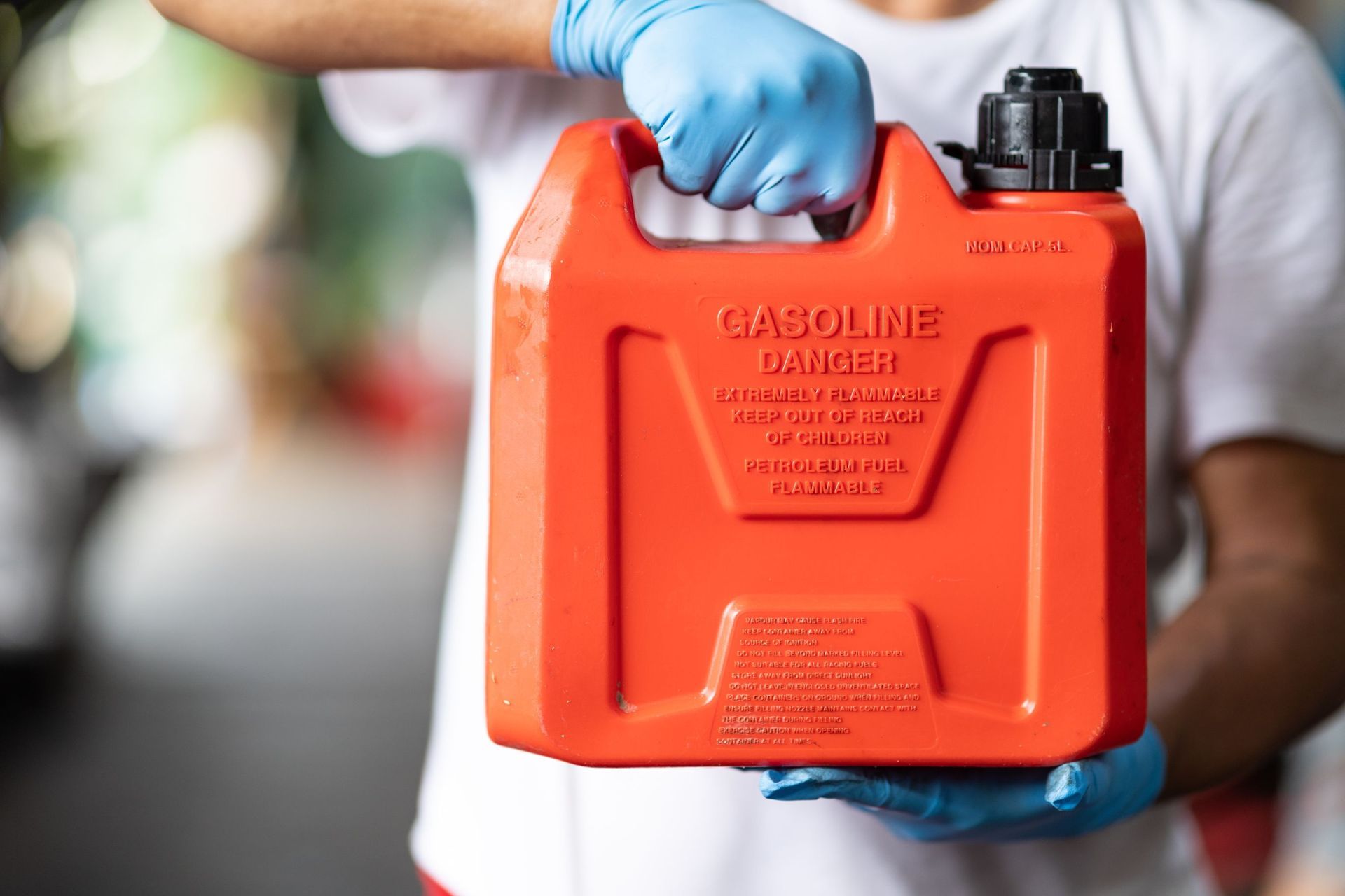 filling stalled car gasoline canister