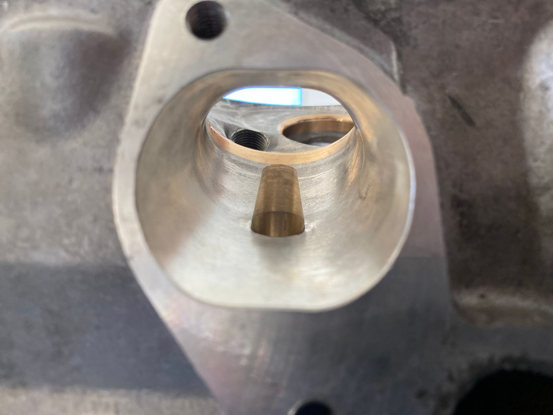 Cylinder head porting