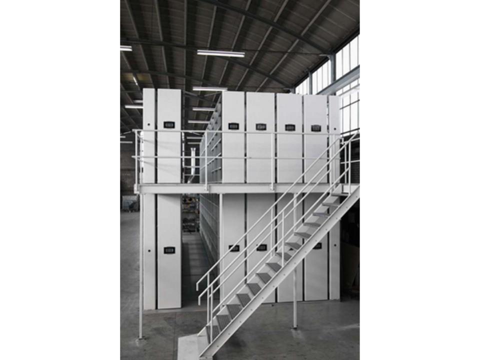 WSI - Mezzanine met verrijdbare legbordrekken