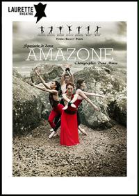 un poster per Amazon mostra un gruppo di ballerini su una spiaggia rocciosa.