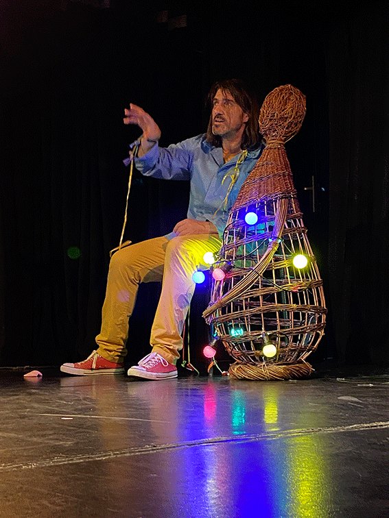 több maszk csukákon