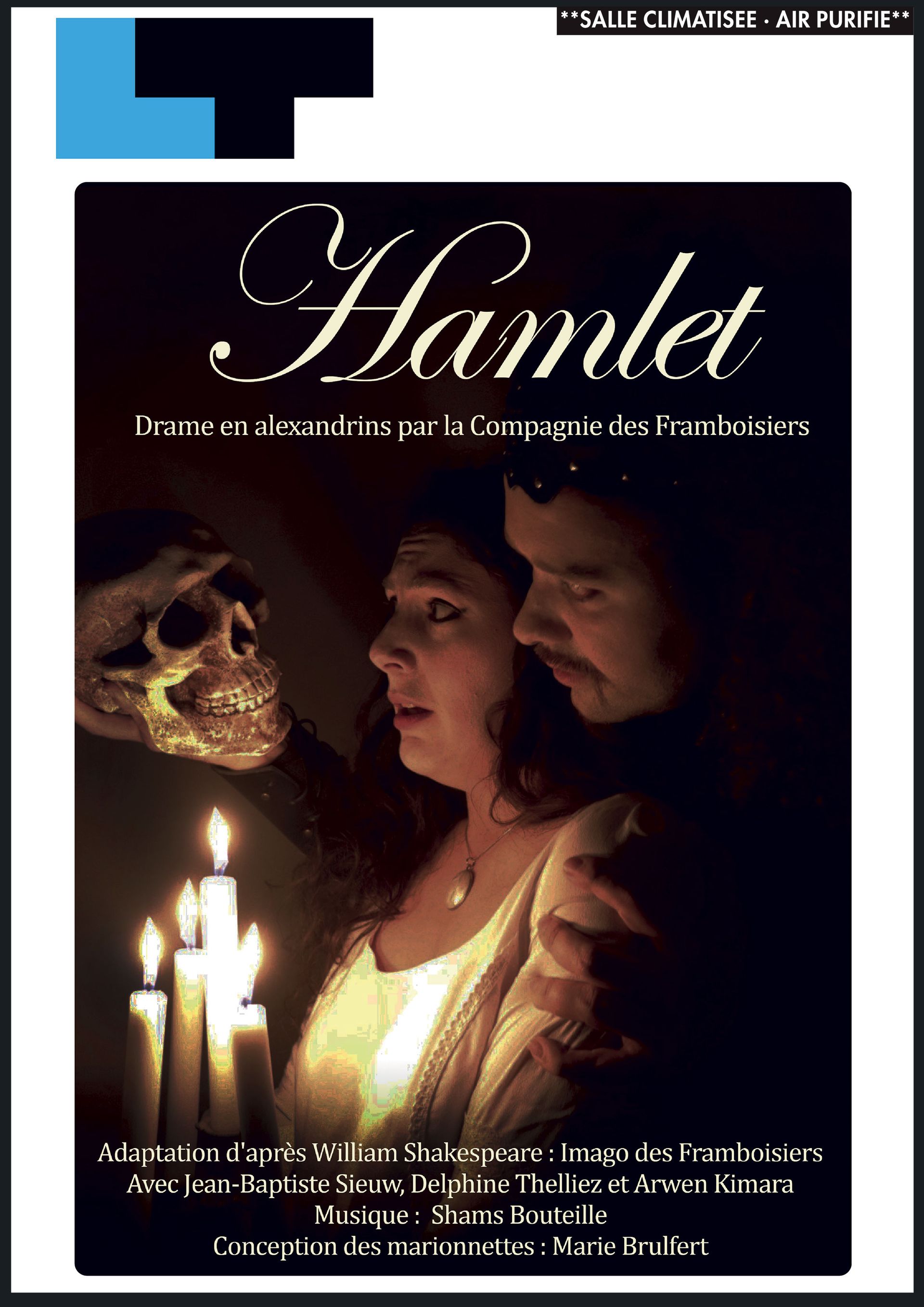 Plakát k filmu "Hamlet" s herci držícími lebku, osvětlený svíčkami. Temné a romantické tóny.