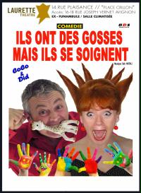 un uomo e una donna sono sul poster di uno spettacolo teatrale intitolato Hanno figli ma si prendono cura di se stessi