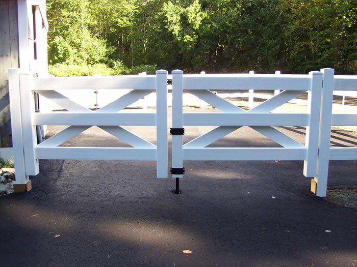 Vinyl Ranch and Diamond Rail — Barrington, NH — 125 Maintenance & Fence Inc