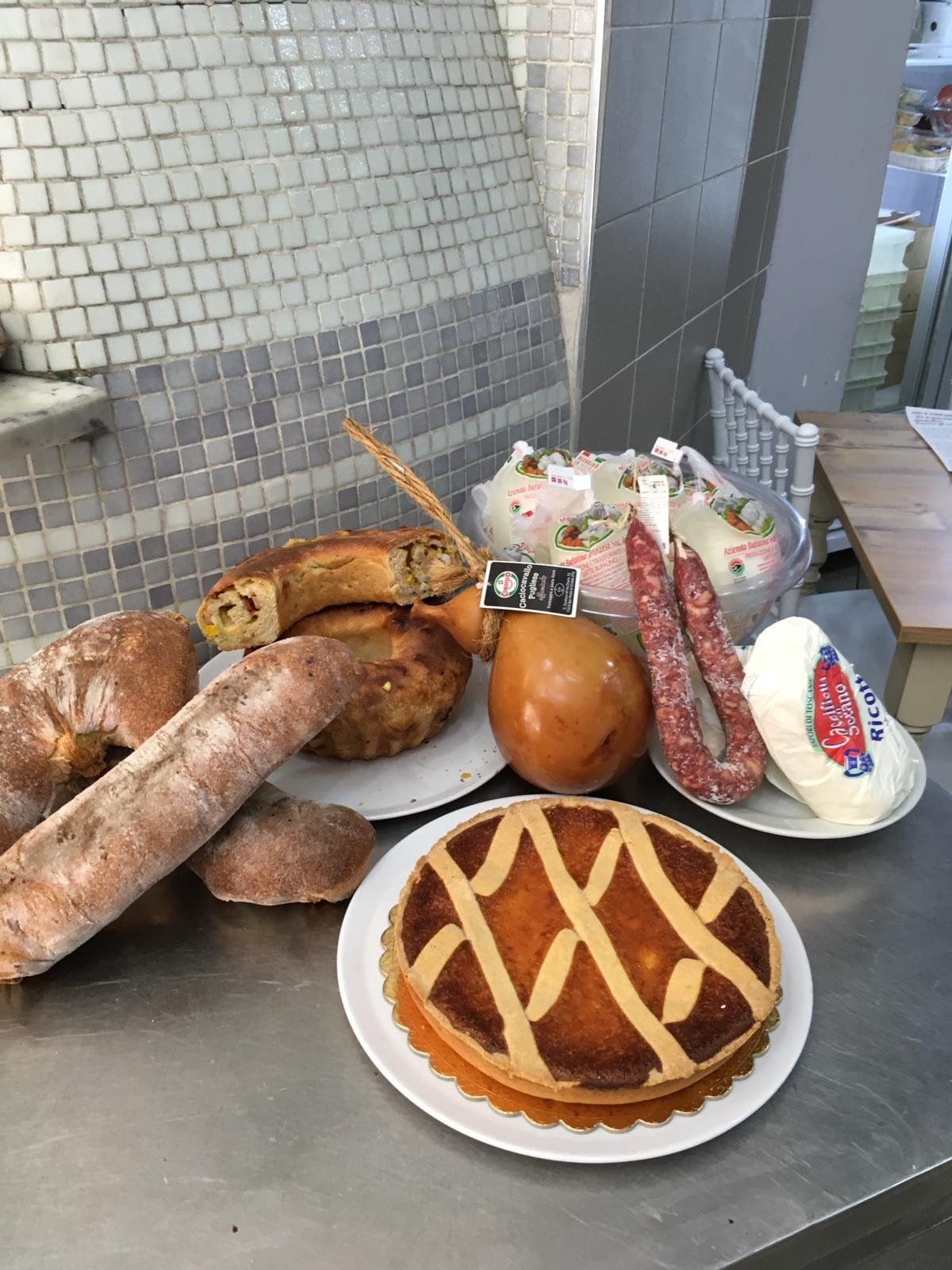 pastiera e prodotti tipici napoletani