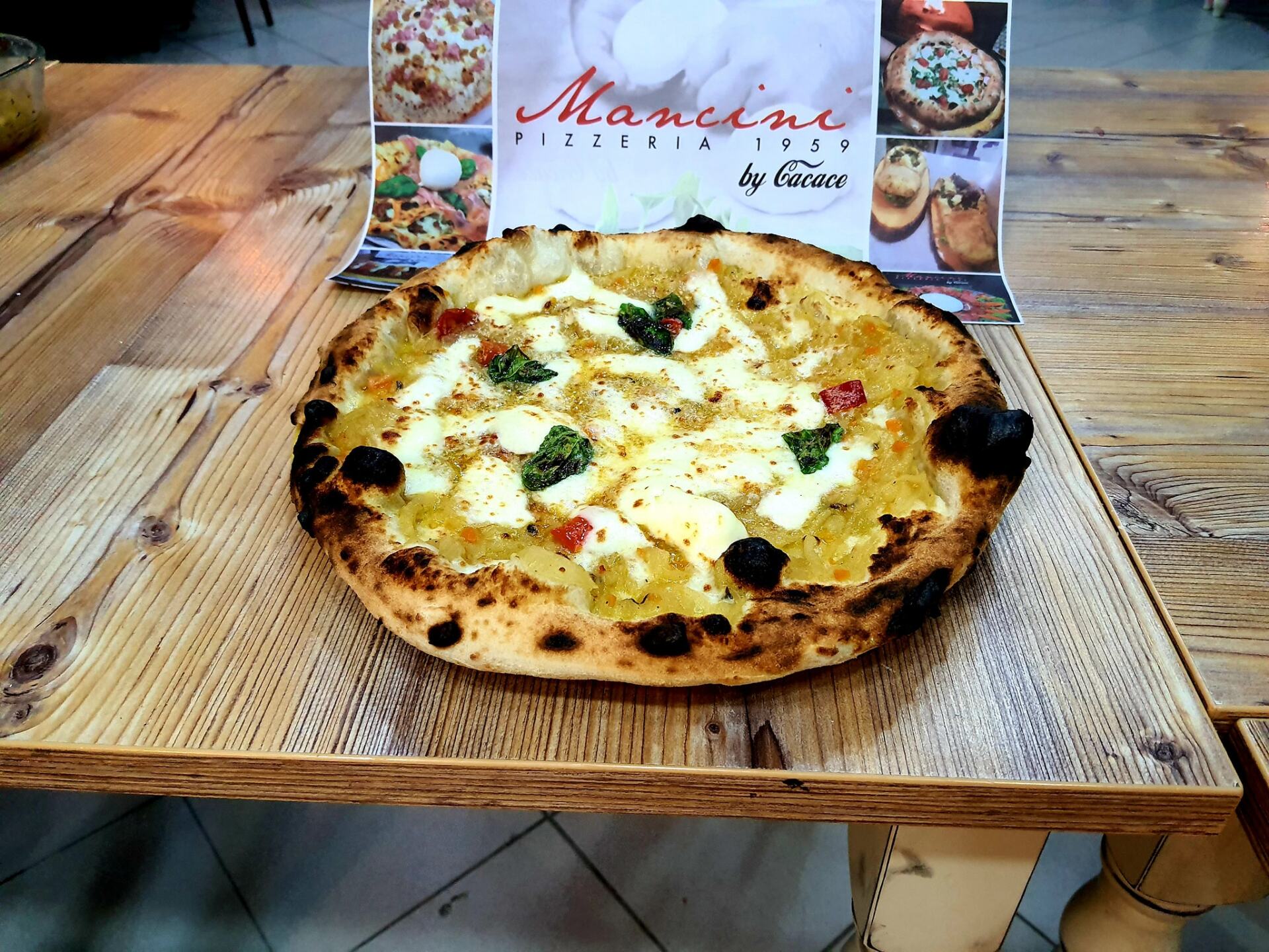 pizza bianca cotta a legna
