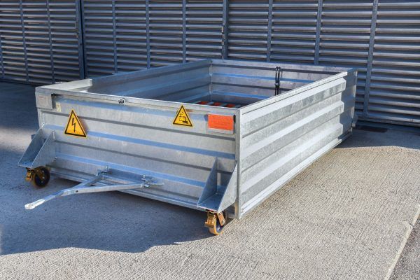 Fahrbarer Löschcontainer