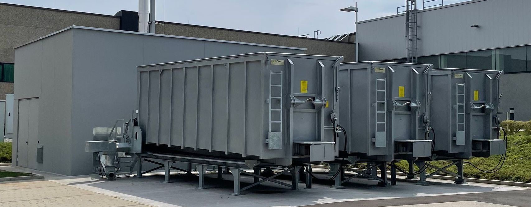 Mobiles Hackgut-Lager-Heizsystem