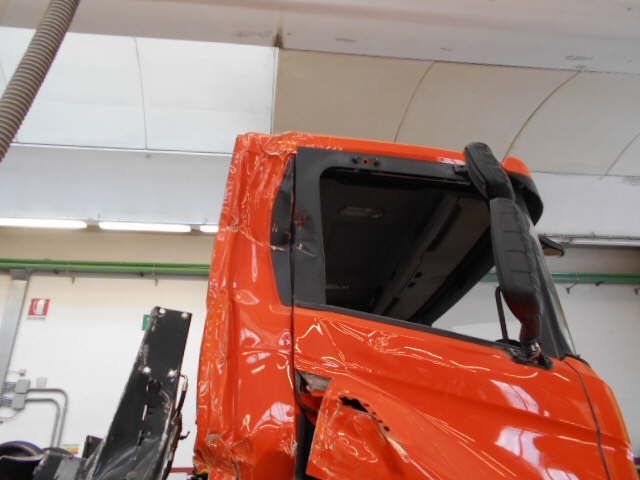 raddrizzatura e riparazione per le cabine