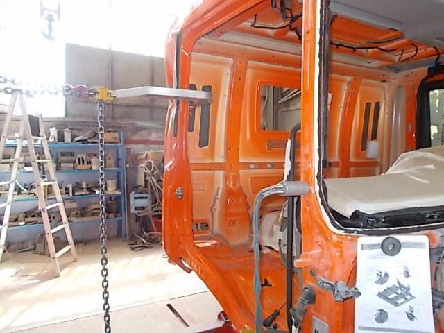 raddrizzatura e riparazione per le cabine