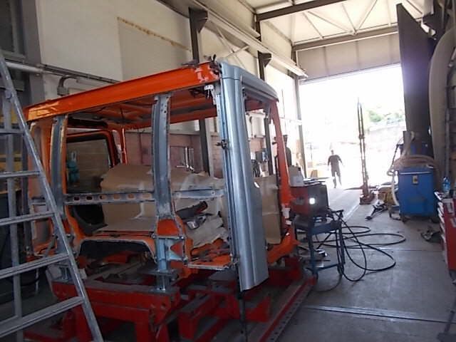 raddrizzatura e riparazione per le cabine