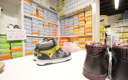 Dettagli delle scarpe sanitarie disponibili