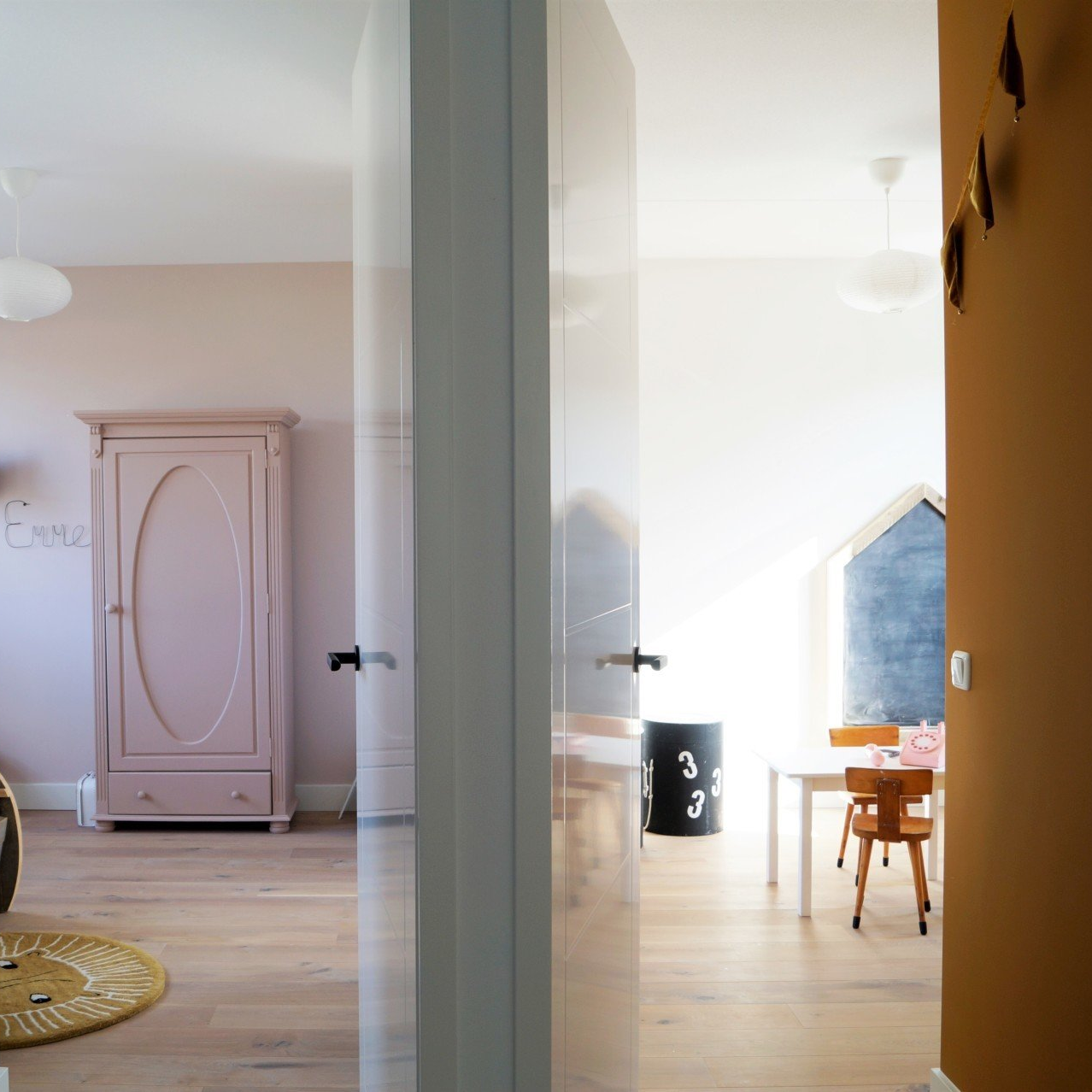 Twee kinderslaapkamers worden één.