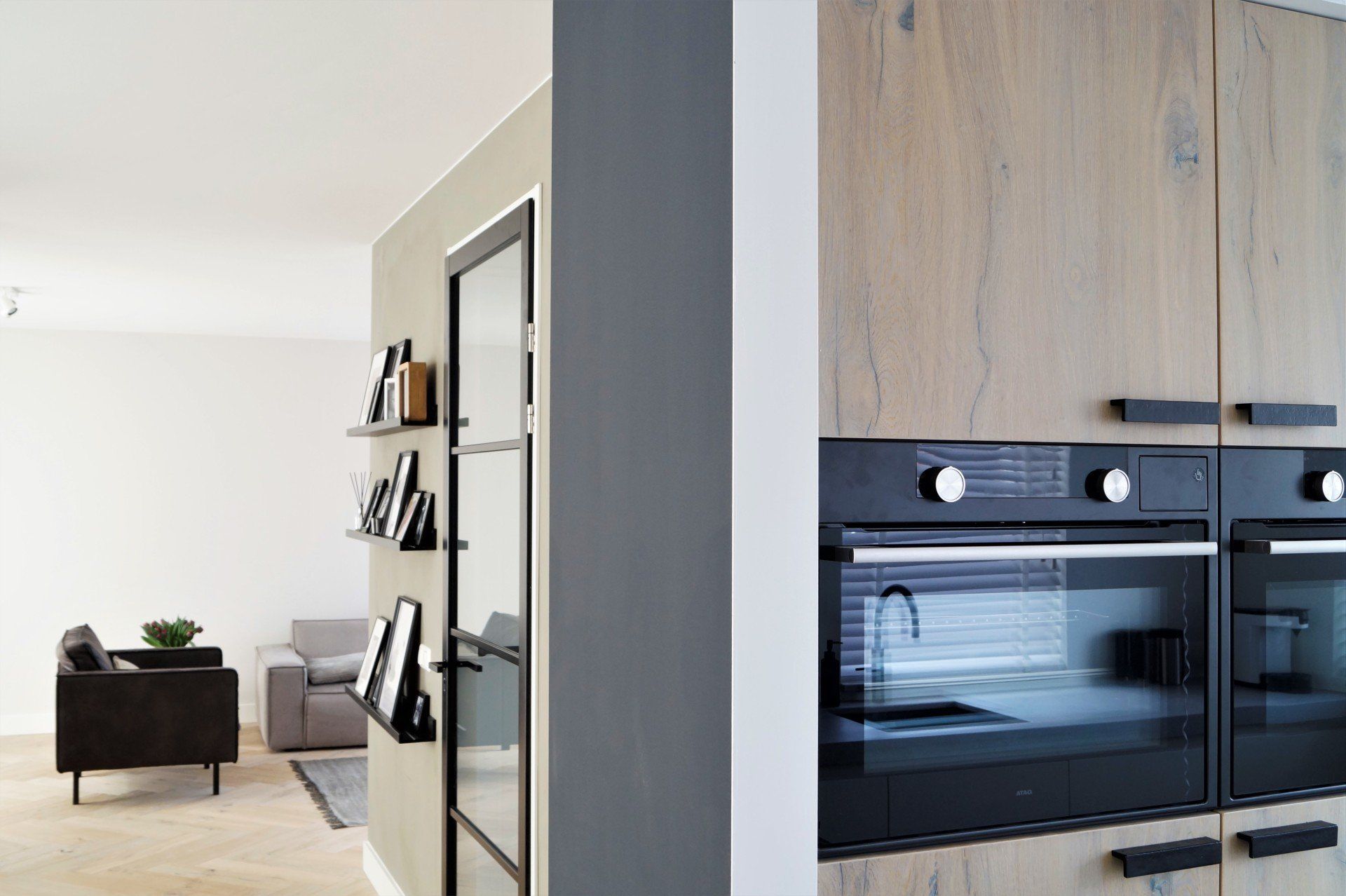 Verschillende materialen vormen één geheel.