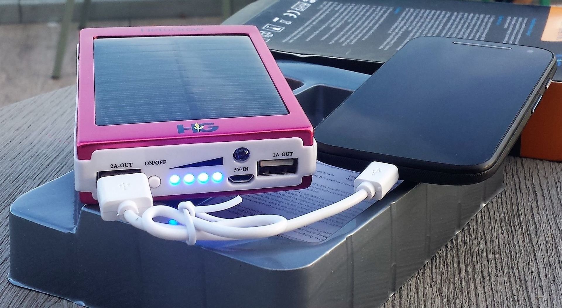 HetoGrow_solar_power_bank_solar_phone_charger