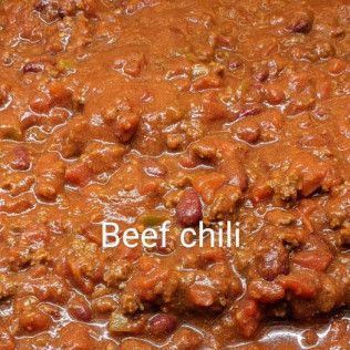 A close up of a bowl of beef chili