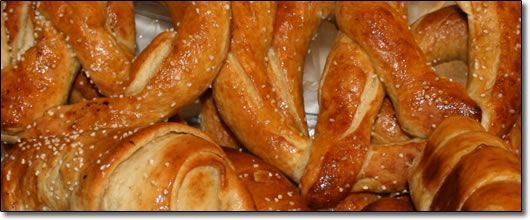 A bunch of pretzels are sitting on a table