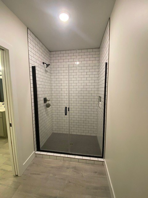 Luxurious Shower Glass Door — Belleville, IL — Glass & More Inc.