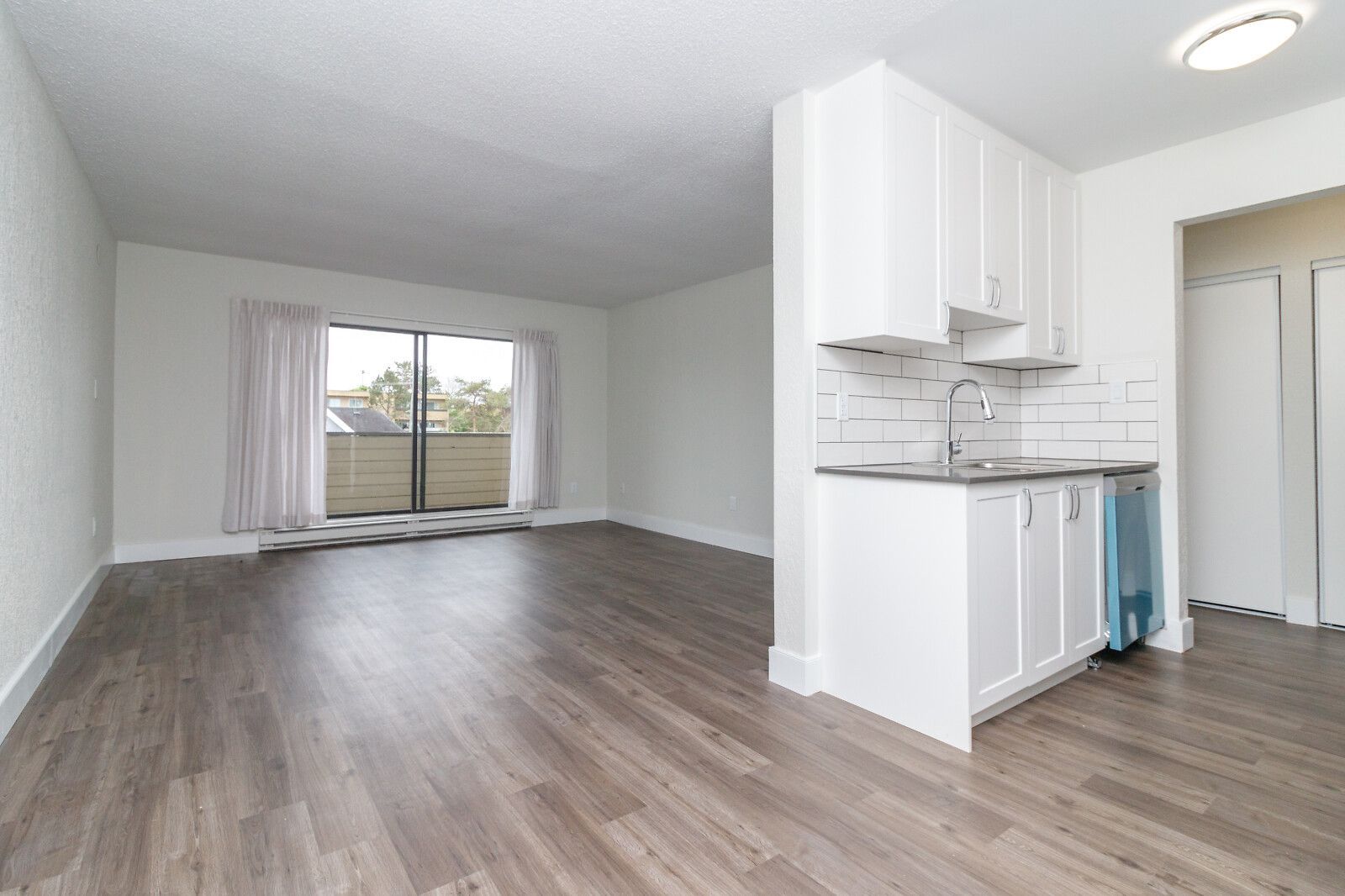 Queenston Manor Apartments Suites