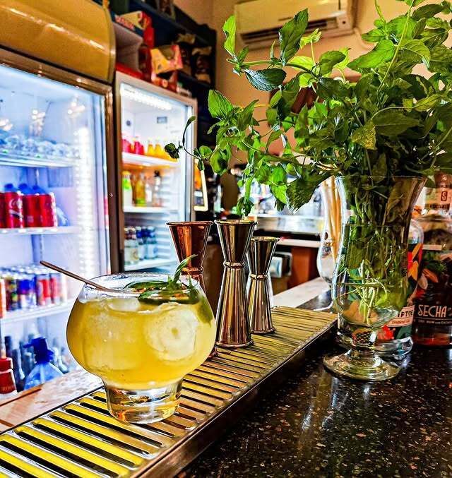 Cocktail bar