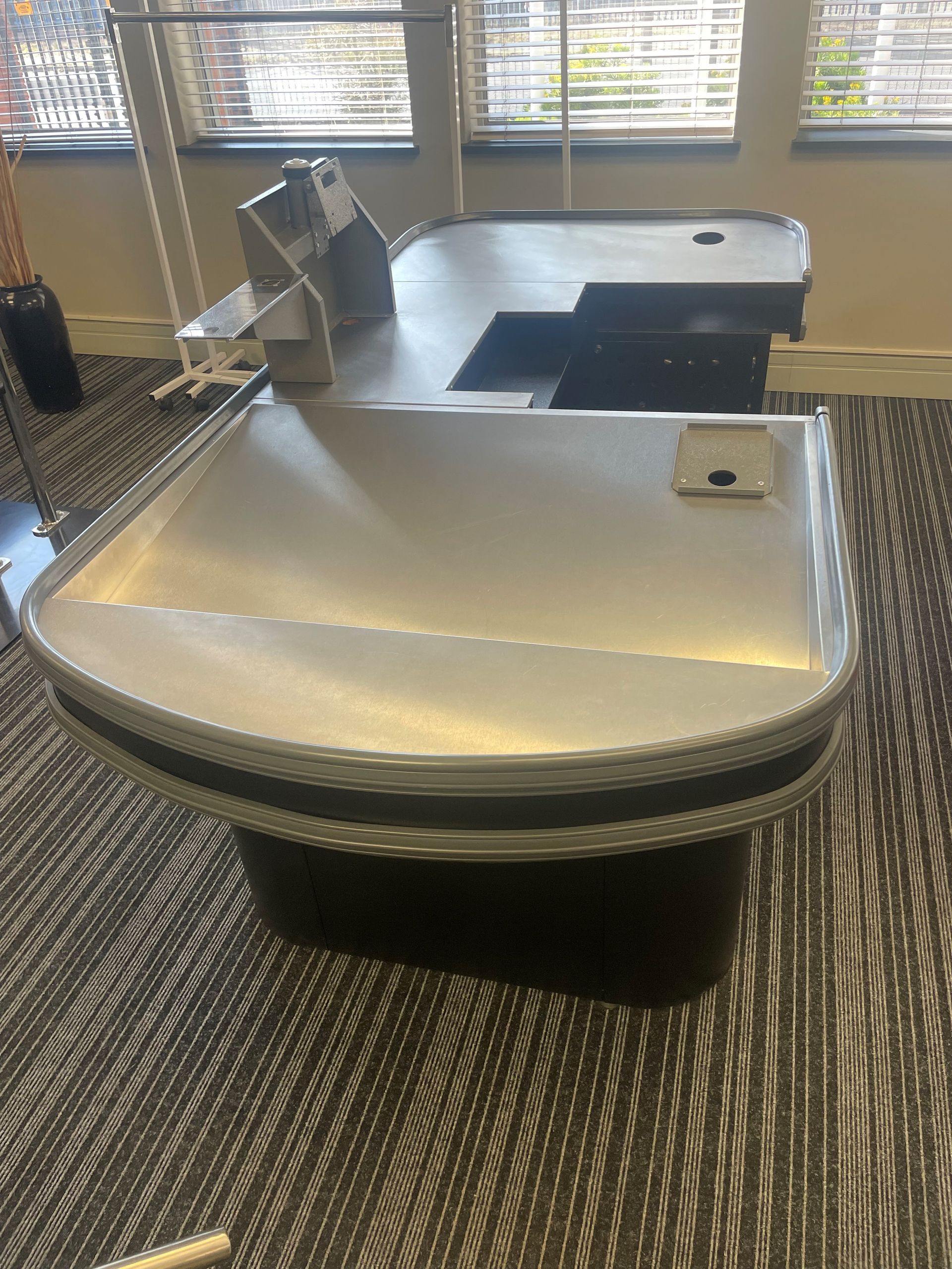 checkout counter 2- KK Shelving