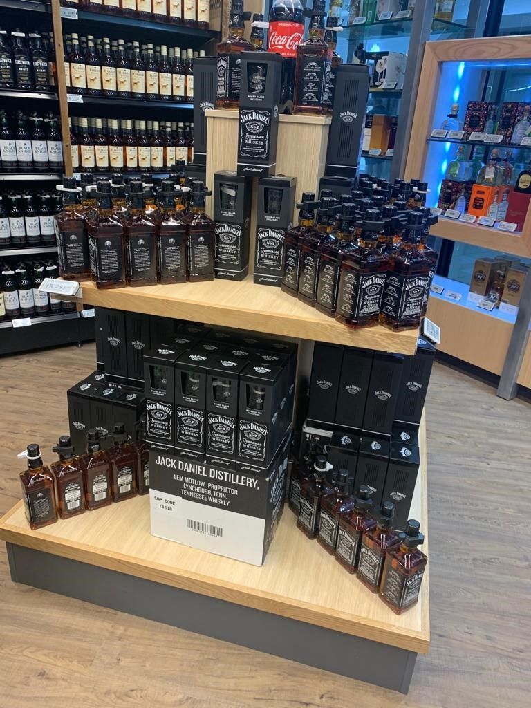 WOODEN SHOPFITTING 6 - KK Shelving