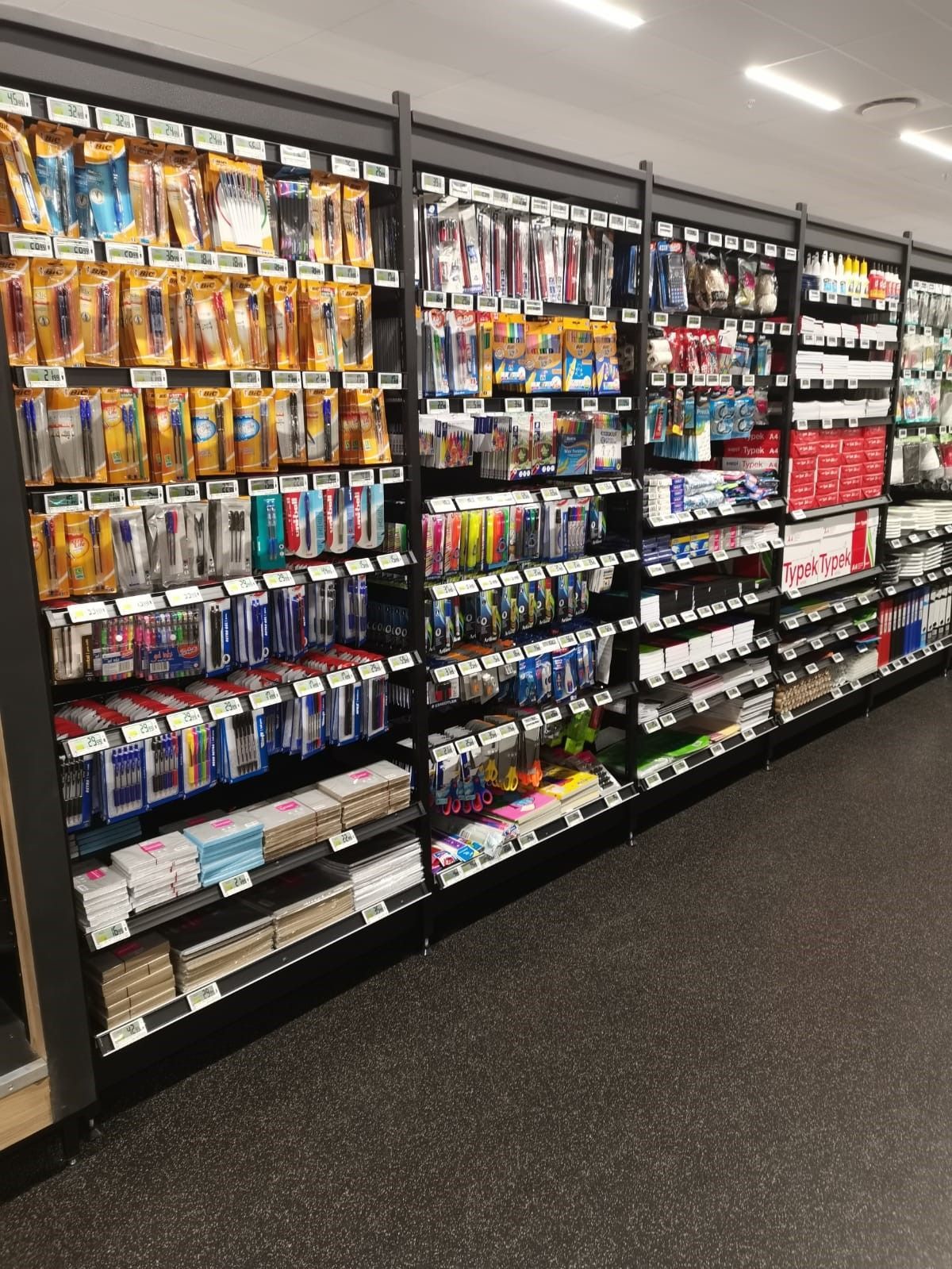 retail shelving for stationary